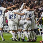 Varios jugadores del Real Madrid celebran un gol contra el Deportivo en la pasada liga