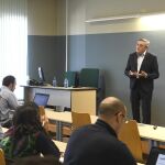 El consejero delegado de Aciturri, Ginés Clemente Ortiz, interviene en el marco del Máster Universitario de Administración de Empresas (MBA) que se imparte en la Universidad de Burgos