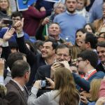 El presidente del Gobierno, Mariano Rajoy, y el líder del PP-A, Juanma Moreno, en un acto de campaña