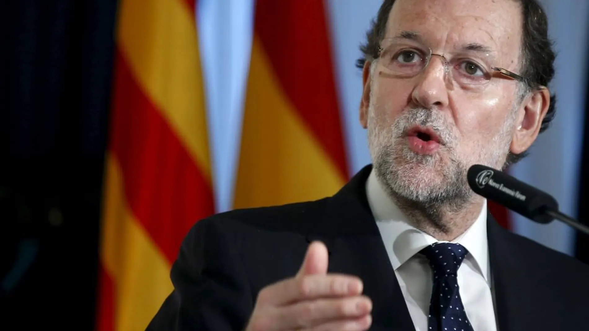 Rajoy dice que la Comisión Europea ha sido lenta con la crisis de los refugiados