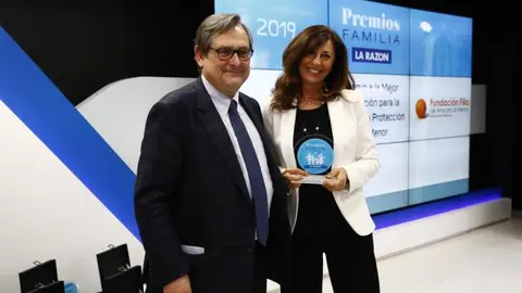 Lucía del Prado del Castillo, presidenta de la Fundación Filia de Amparo al Menor, fue la encargada de recoger el Premio a la Mejor Fundación para la Defensa y Protección del Menor