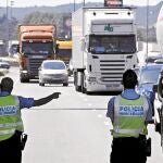 El sector de los transportitstas es contrario a pasar a circular por la AP–7