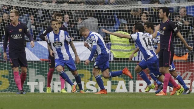 El jugador del Deportivo Álex Bergantiños marcó el segundo tanto para el equipo