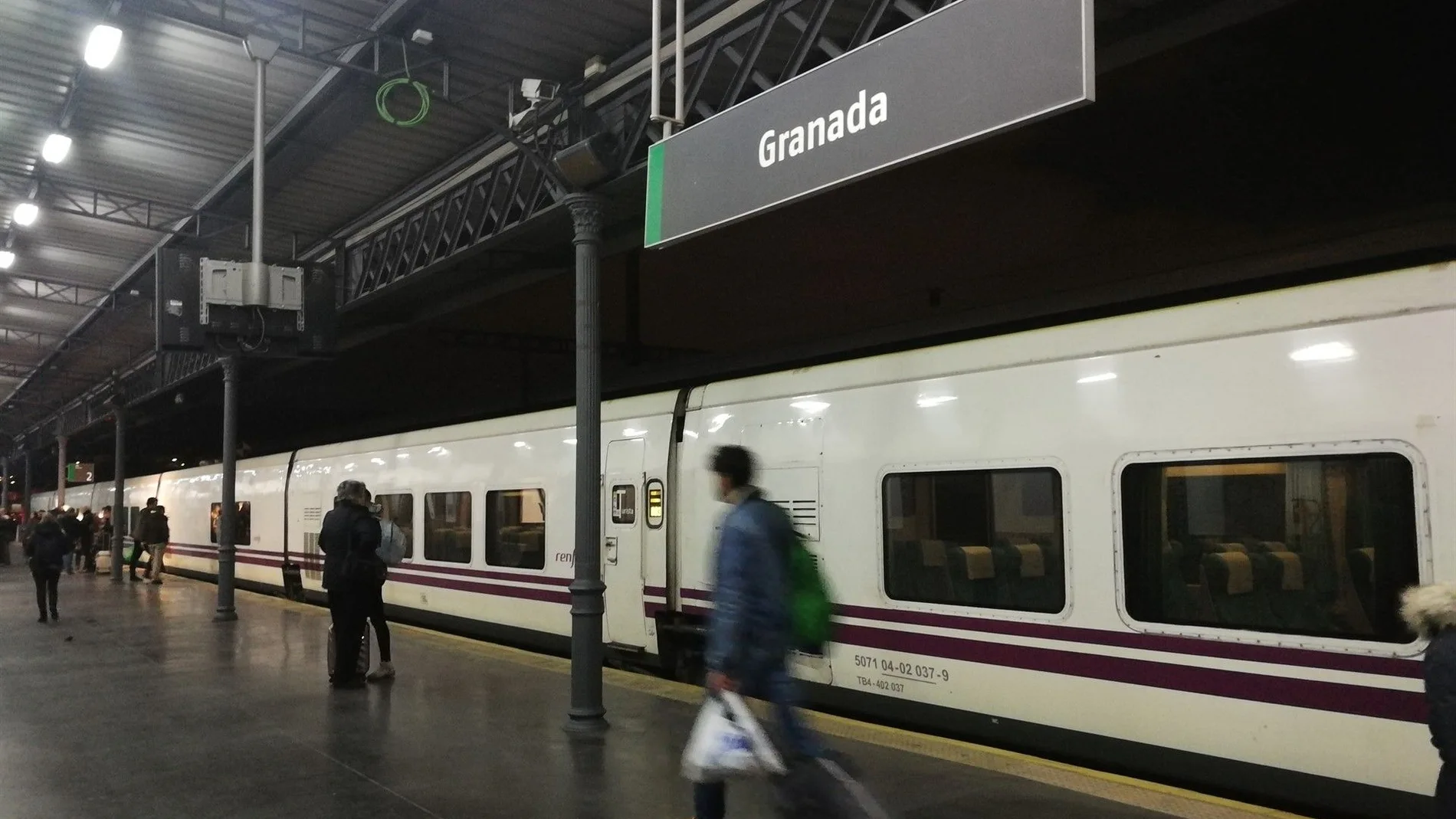 Almería y Granada estarán a una hora y media en tren