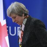 La primera ministra del Reino Unido, Theresa May, llega para ofrecer una rueda de prensa el jueves 9 de marzo de 2017