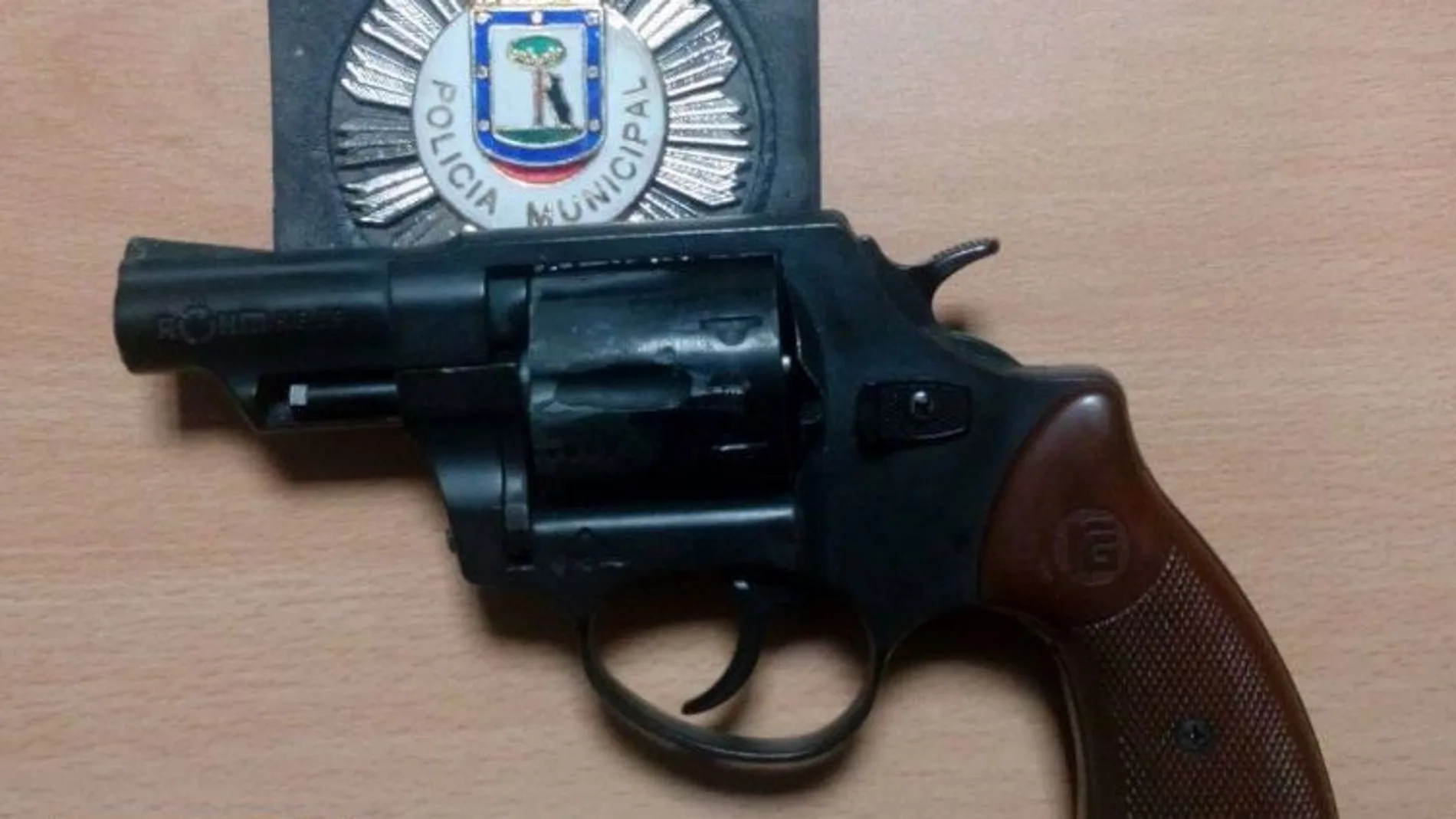 Arma de fuego utilizada por el detenido