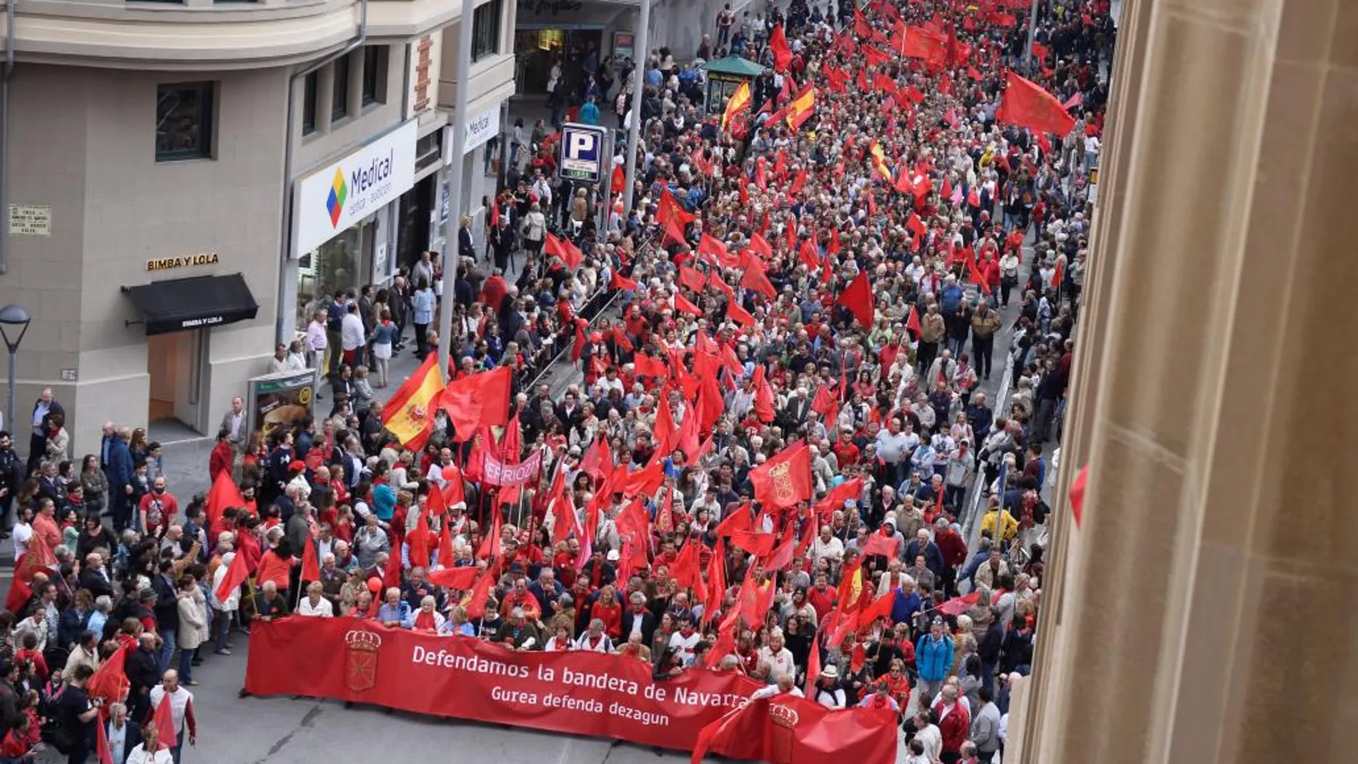 Manifestación en Pamplona en defensa de la bandera navarra