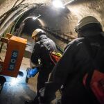 Desde que España está en nivel 4 de alerta antiterrorista, los agentes de Subsuelo revisan con frecuencia los 2.000 kilómetros de galerías que discurren bajo tierra