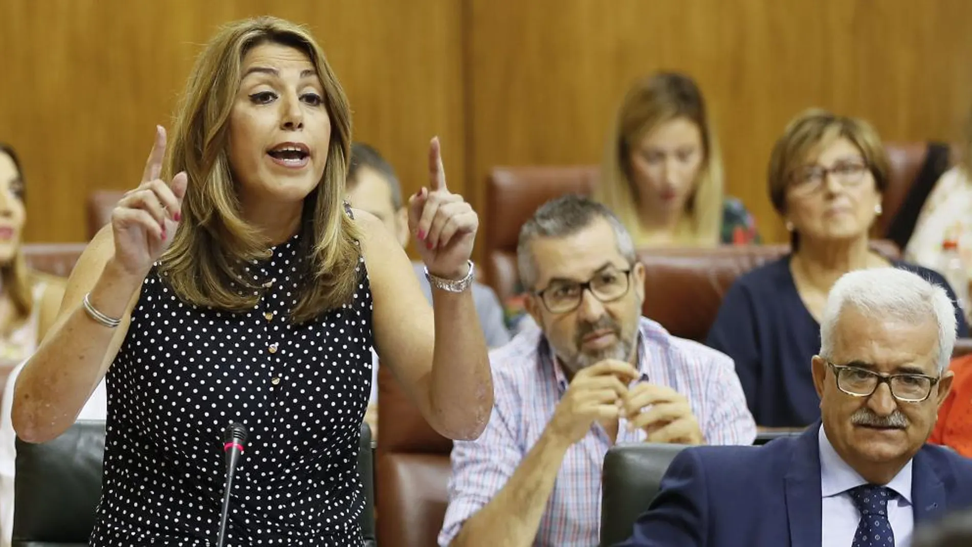 La presidenta de la Junta, Susana Díaz, en su intervención ayer en el pleno del Parlamento