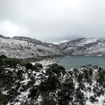 La Sierra de Tramuntana de Palma de Mallorca nevada, imagen de archivo
