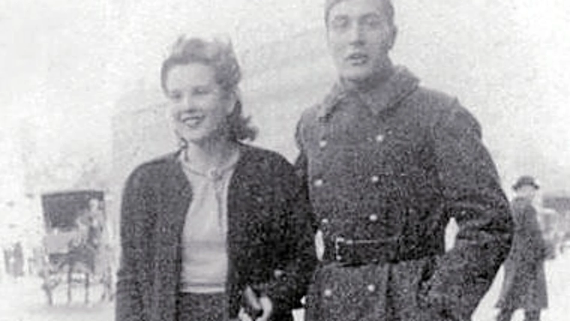 El joven François Mitterrand junto a Marie-Louise con quien quiso casarse