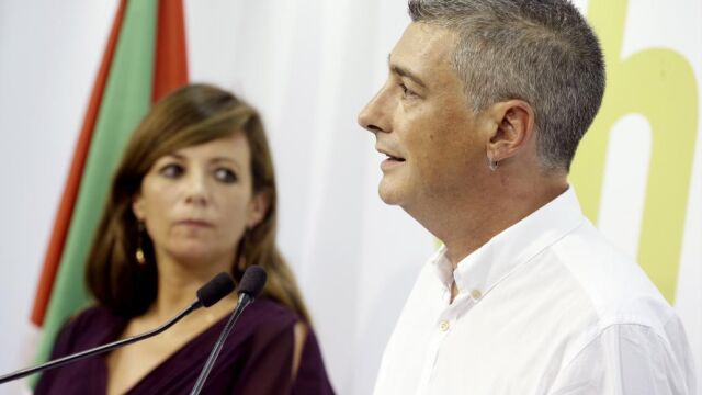 Los lideres de EH Bildu, Oskar Matute, y Oihane Zabaleta