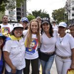 La activista venezolana Lilian Tintori en una protesta en Caracas contra el apagón / Twitter