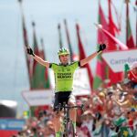 El ciclista español Óscar Rodríguez (Euskadi Murias), gana la decimotercera etapa de la Vuelta, disputada entre Candás y La Camperona (León) / Foto: Efe