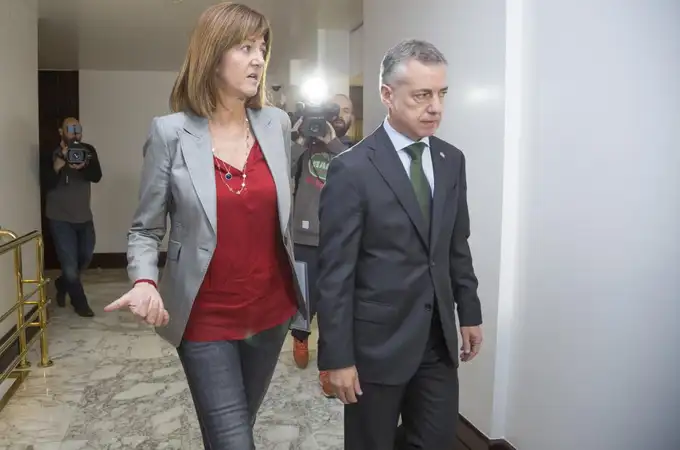 El PSOE cede al PNV y margina el castellano en la escuela vasca