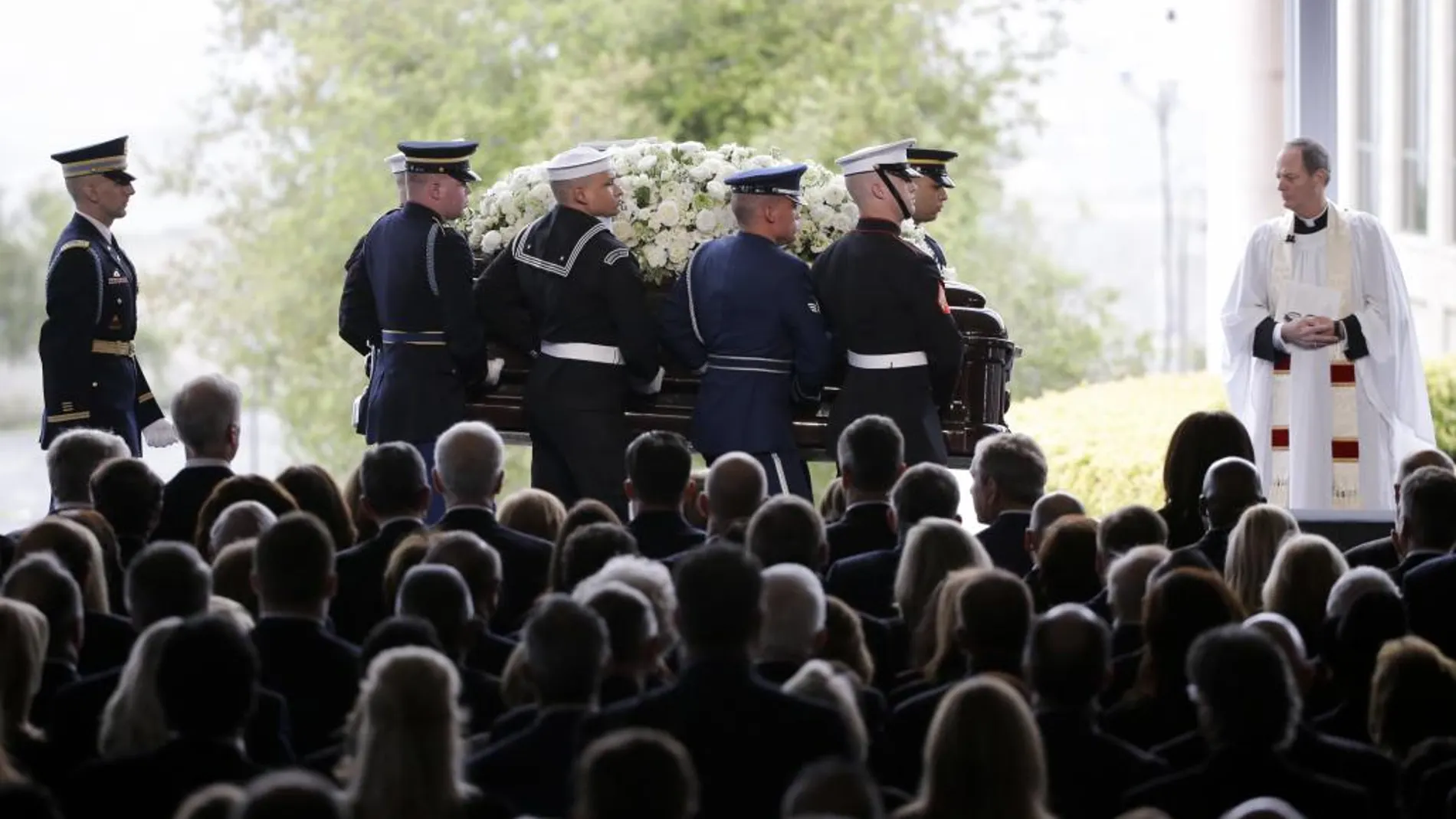 Los restos mortales de Nancy Reagan llegan al funeral