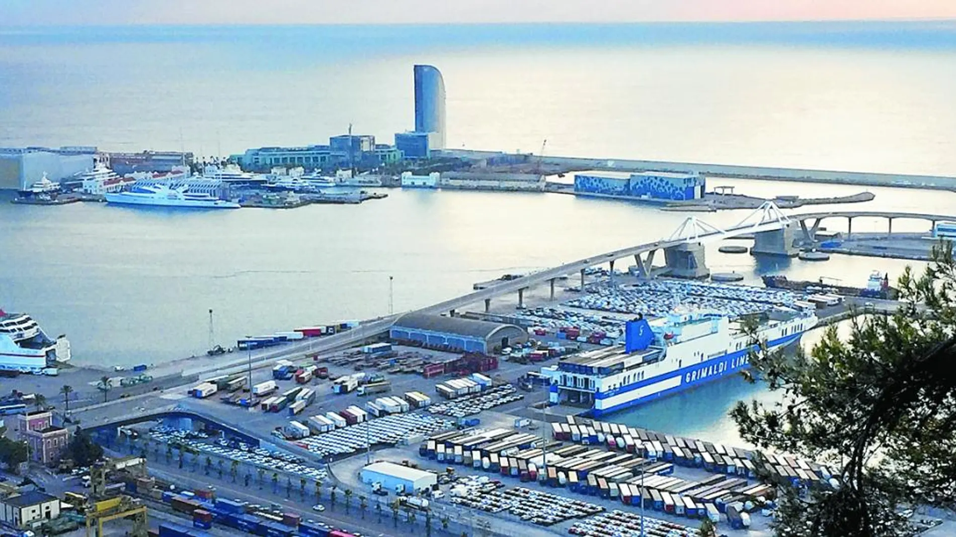 En los 780 kilómetros de costa catalana hay 25 puertos propiedad de la Generalitat y dos del Gobierno