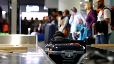 El manual advierte a los yihadistas de que cuando viajen aparenten ser turistas o estudiantes / Reuters