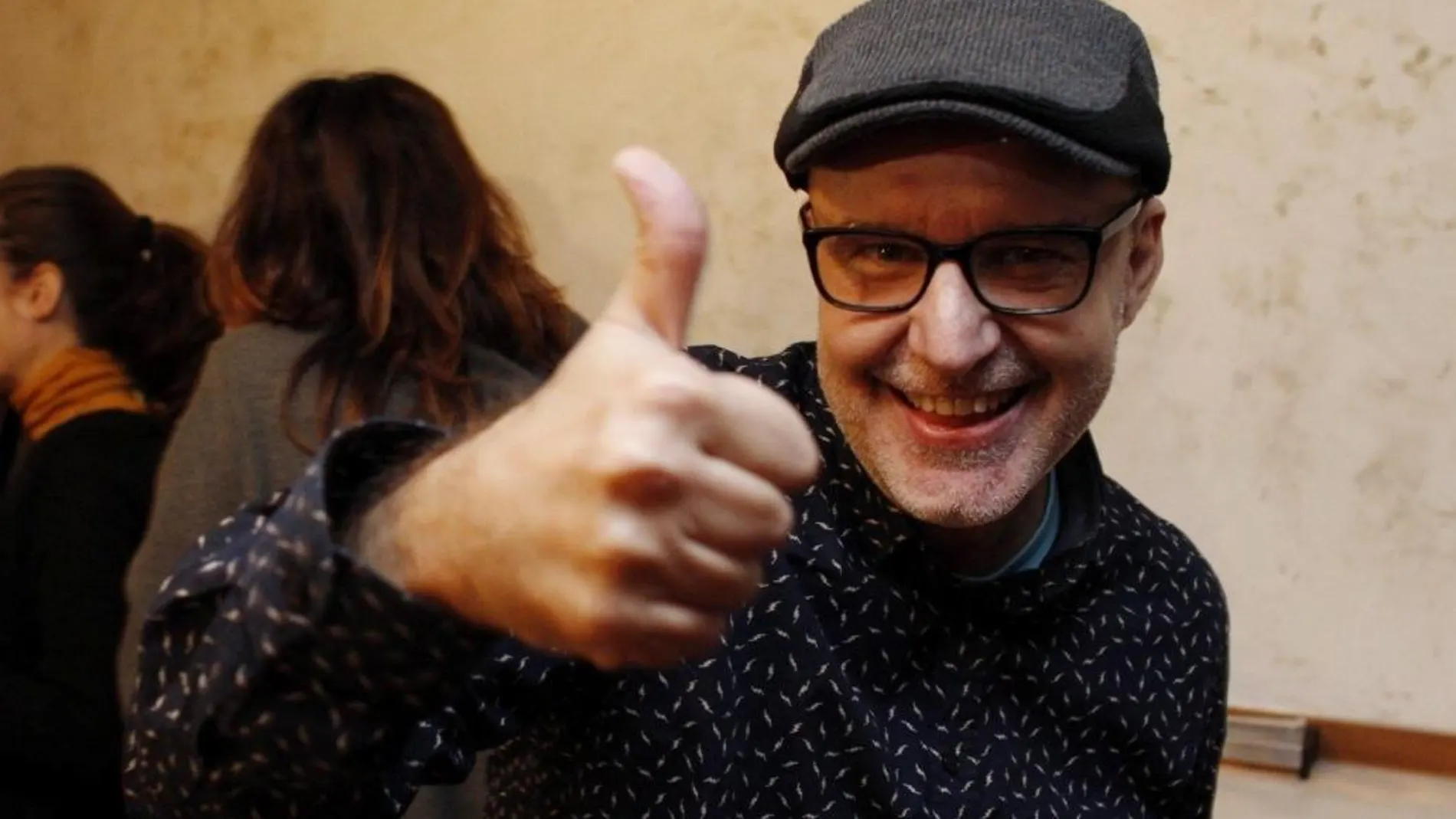 El barcelonés Juanjo Giménez celebra haber sido nominado en la categoría de mejor cortometraje dentro de la 89 edición de los Óscar.