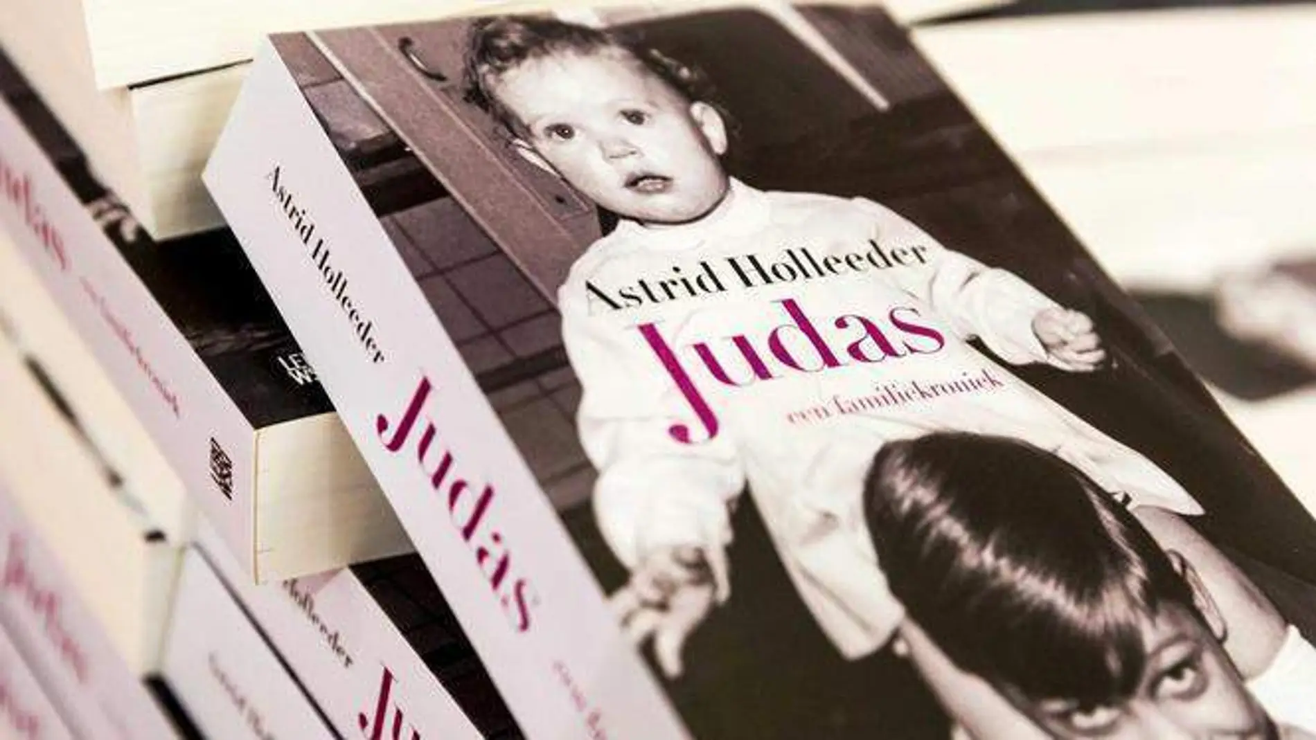 El libro de Astrid Holleeder «Judas. Así traicioné a mi hermano, el gángster más famoso de Holanda» / Reservoir