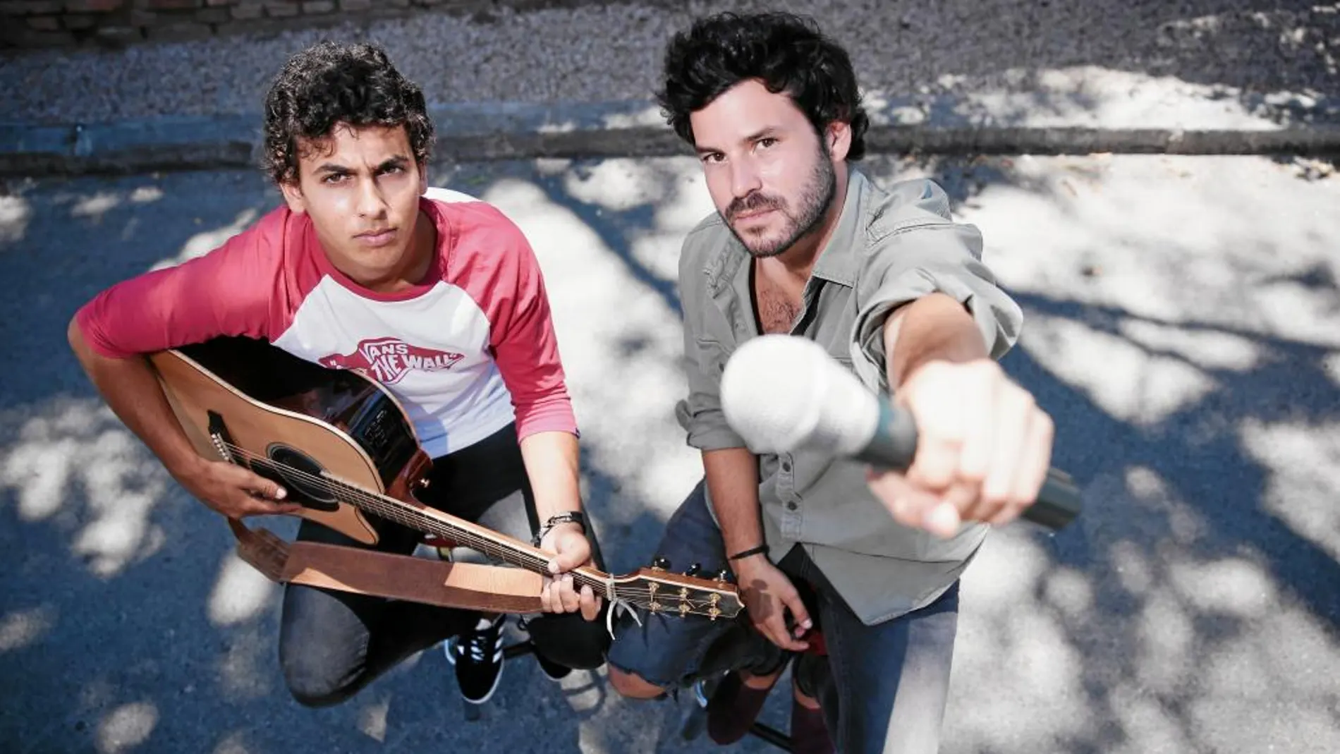 Antón Carreño (nieto de Díaz- Ferrán) y Willy Bárcenas (hijo de Luis Bárcenas) se han impuesto al peso de sus apellidos y han convertido el grupo Taburete en un fenómeno musical