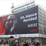  Colombia pide la retirada de cartel sobre la serie «Narcos» en la Puerta del Sol de Madrid