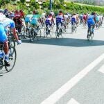 En el control y el orden de la Vuelta Ciclista a España participan más de 100 guardias civiles cada día
