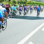 En el control y el orden de la Vuelta Ciclista a España participan más de 100 guardias civiles cada día