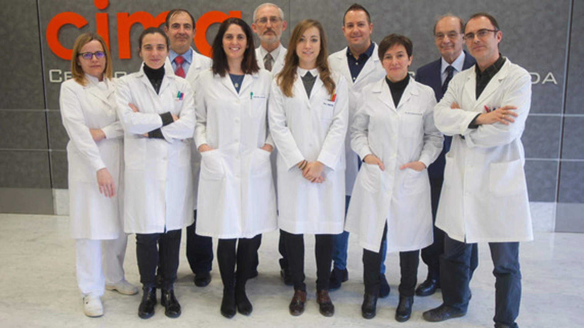 Detrás: Iñigo Navarro, José Ignacio Monreal, Daniel Moreno y Jesús Prieto. Delante, Laura Guembe, Oihana Murillo, Cristina Gázquez, Débora Martínez, Gloria González y Rubén Hernández, investigadores de la Universidad de Navarra que han participado en el trabajo