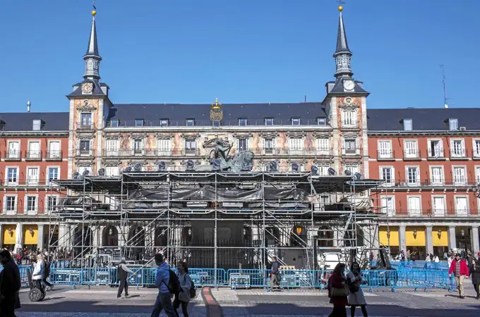 Arranca el Centenario de la Plaza Mayor con Felipe III «encerrado»