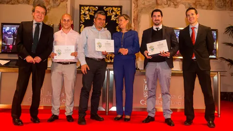 El vicepresidente y consejero de la Presidencia, José Antonio de Santiago-Juárez, y la consejera de Economía y Hacienda, Pilar del Olmo, entregan los premios del concurso de Datos Abiertos