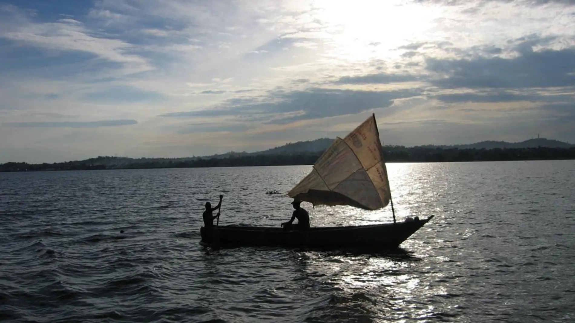 Un pescador en el Lago Victoria