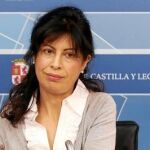 La viceportavoz del PSOE en las Cortes, Ana Redondo, presenta las propuestas de su grupo para hacer frente a los desahucios, ayer en Valladolid