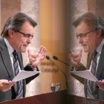 Mas explicó ayer ante los medios que su prioridad es convocar el referéndum