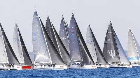 La Copa del Rey Mapfre comenzó a navegar ayer por la Bahía de Palma