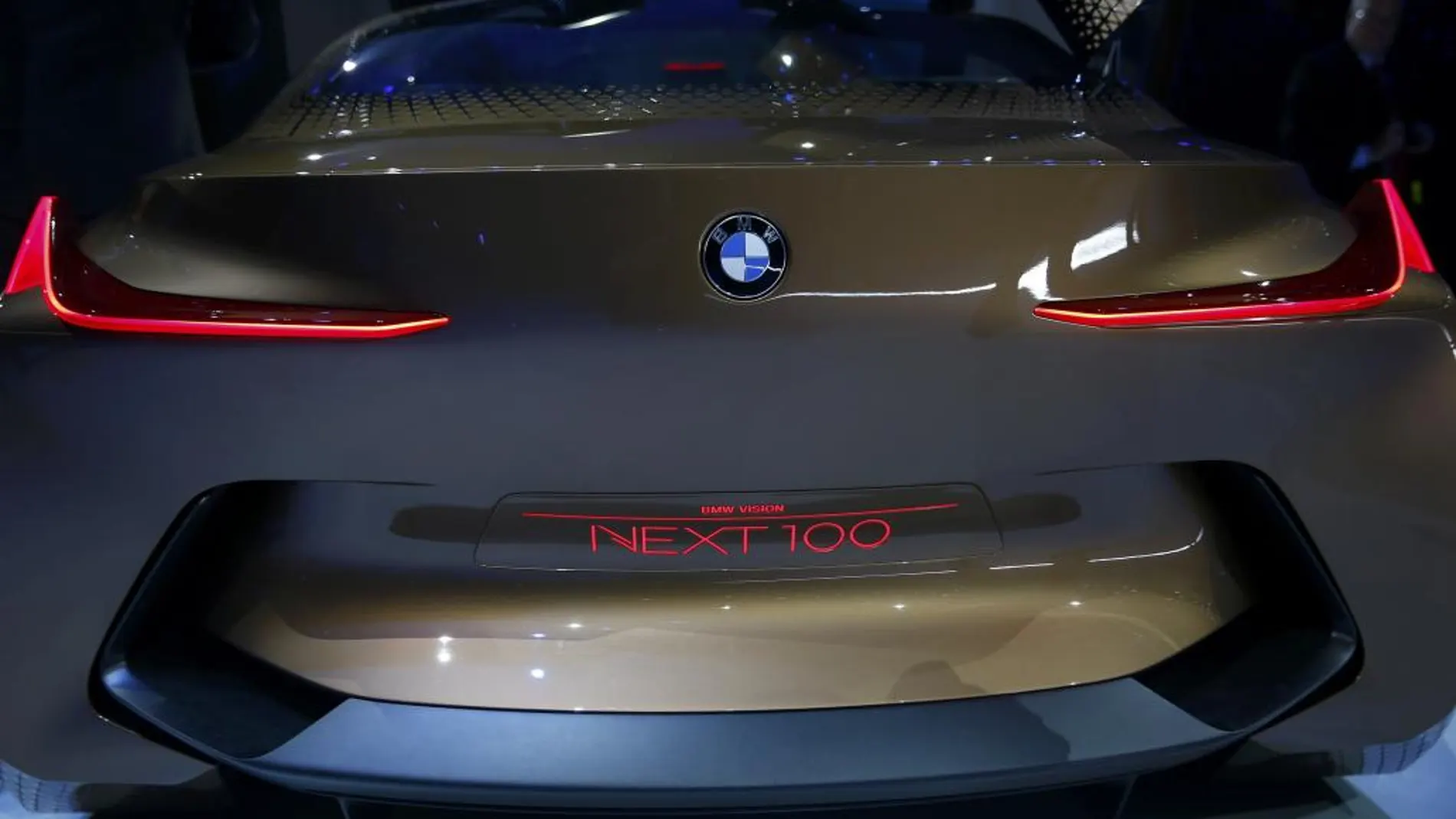 BMW presenta el 'Vision Next 100' concept car, durante la celebración de su centenario en el Olympic Hall de Munich