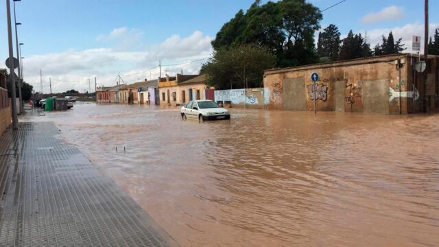 El municipio de San Javier quedó en gran parte inundado por las fuertes lluvias de la pasada madrugada, con calles completamente anegadas por el agua