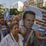 Manifestantes marchan para pedir justicia en el caso de Alberto Nisman el pasado día 18 de febrero de 2016, en Buenos Aires (Argentina)
