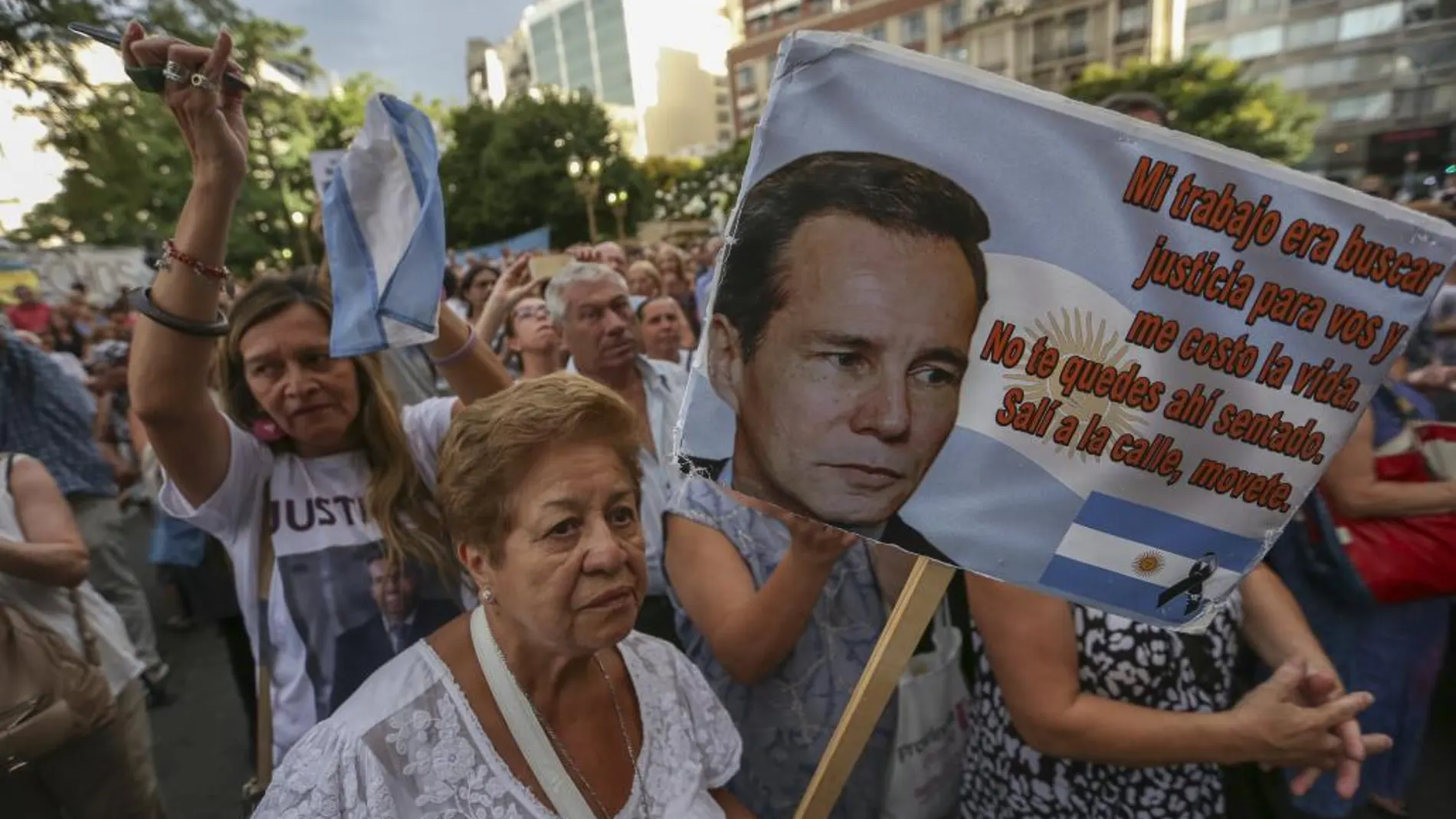 Manifestantes marchan para pedir justicia en el caso de Alberto Nisman el pasado día 18 de febrero de 2016, en Buenos Aires (Argentina)