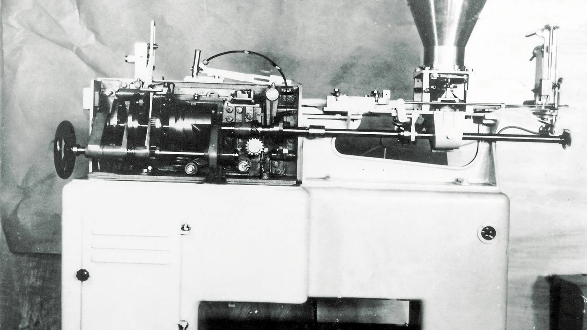 Primera máquina que utilizó Gaseosas El Tigre para realizar las mezclas