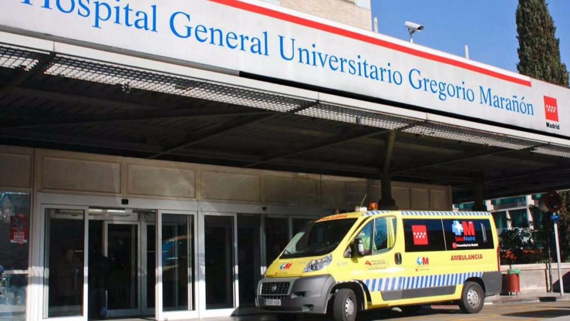 La mujer ha sido trasladada con pronóstico reservado al Hospital Gregorio Marañón.