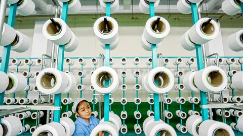 En el acuerdo el régimen chino se compromete a aumentar la compra de productos de EE UU para reducir el déficit comercial de su socio americano / Ap