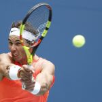 Rafa Nadal durante el partido hoy ante Nikoloz Basilashvili, Efe