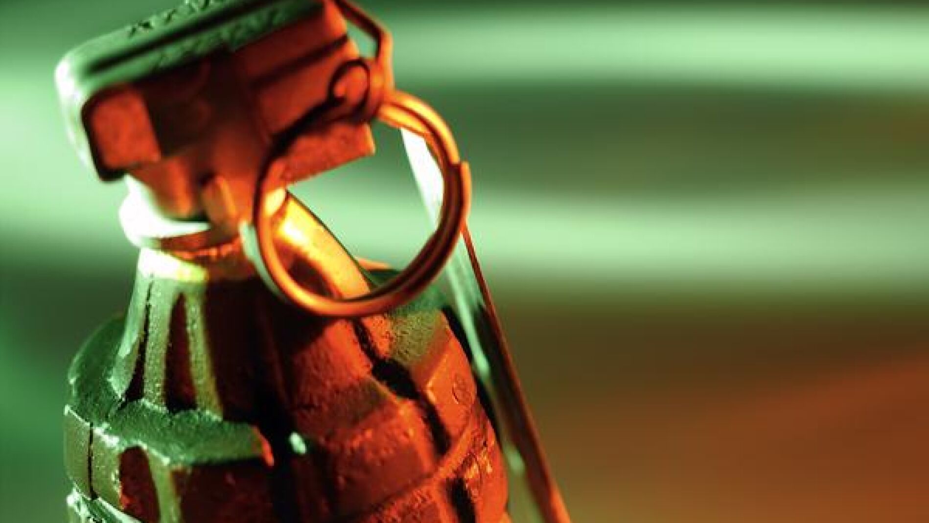 Un Muerto Y Tres Heridos Graves Al Estallar Una Granada Que Un Menor