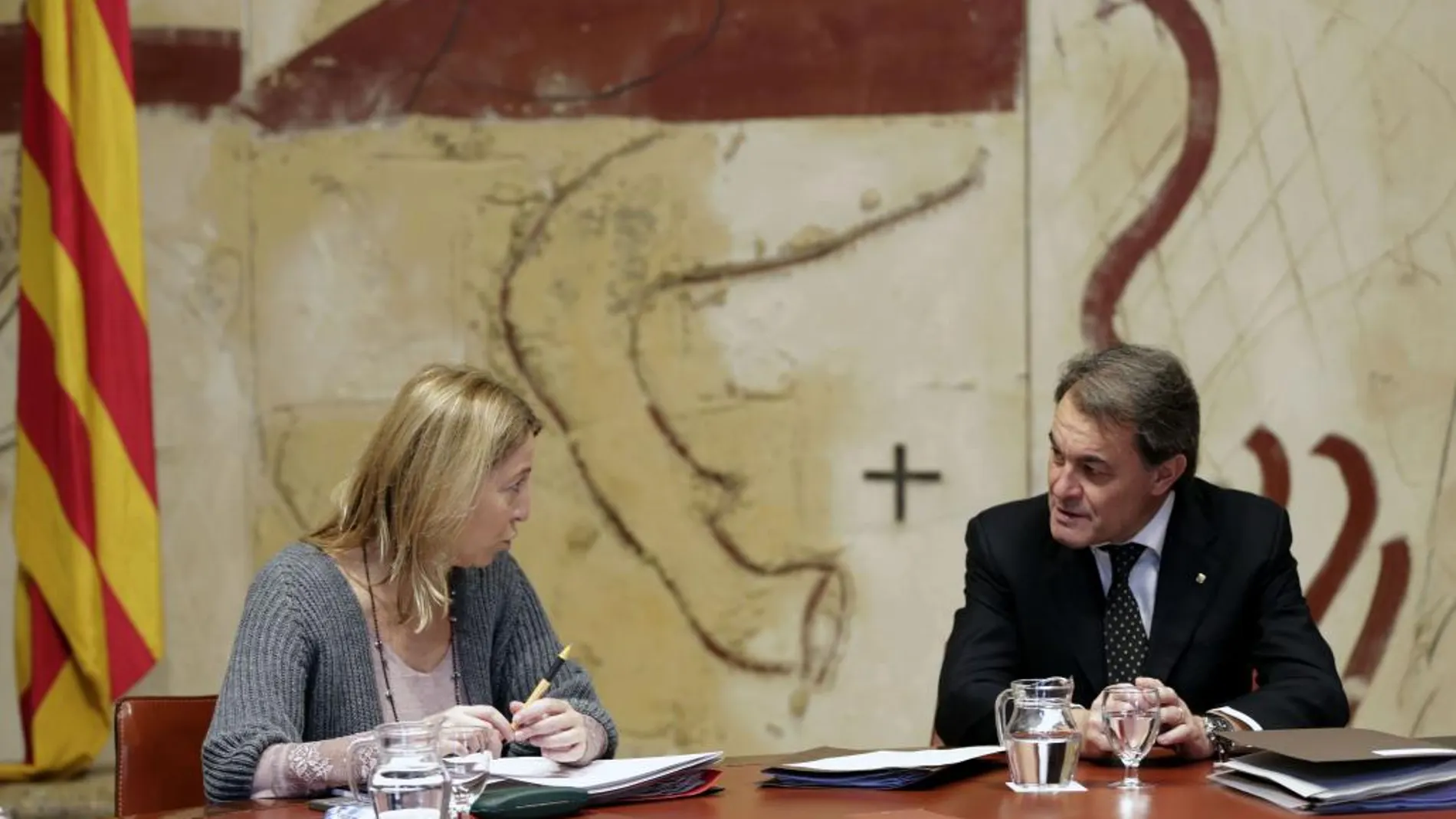 El presidente de la Generalitat en funciones, Artur Mas, y su vicepresidenta, Neus Munté