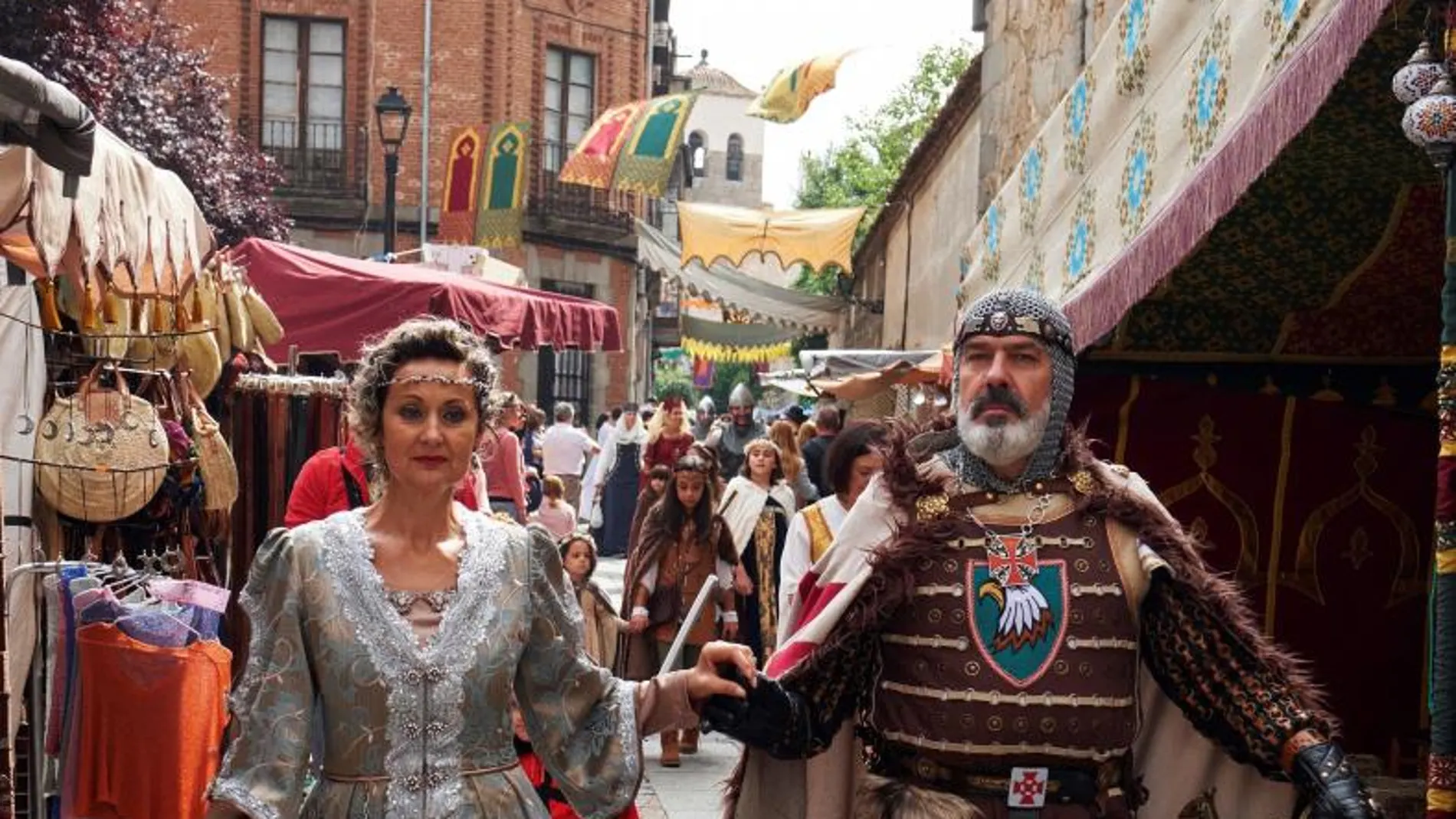 Desfile de las Tres Culturas, acto central de las Jornadas Medievales que se celebran este fin de semana en Ávila, declaradas de Interés Turístico Regional y que desde hace más de dos décadas reúne durante estas fechas a miles de personas.