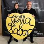 La consejera de Agricultura y Ganadería, Milagros Marcos, junto al prestigioso chef Ferran Adrià en Madrid Fusión