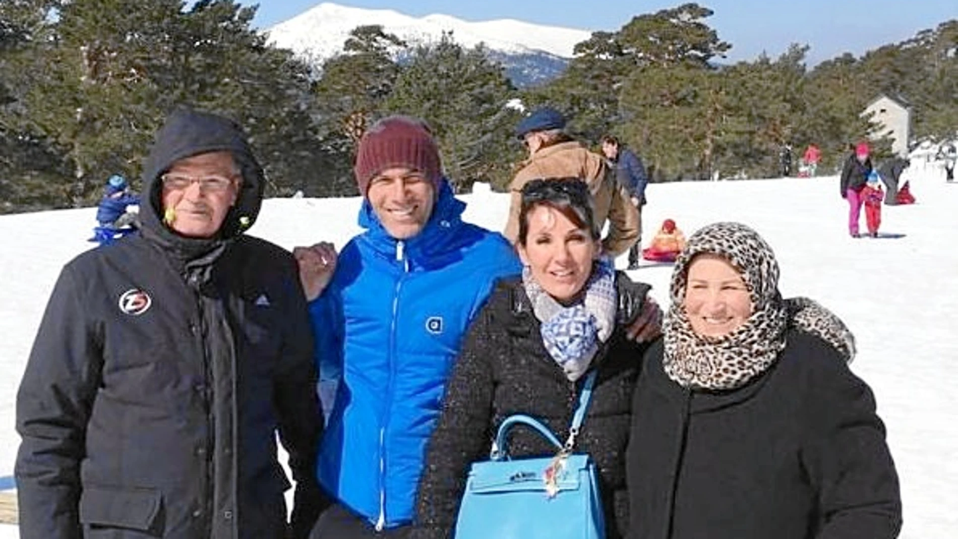 Zidane, que dio dos días de descanso a los futbolistas, estuvo ayer en la nieve