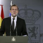 Mariano Rajoy, en una comparecencia en La Moncloa mientras se celebra el pleno de investidura del independentista Carles Puigdemont.