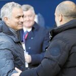 El United de Mou y el City de Pep no aprovecharon la derrota del Arsenal ni metieron presión al Liverpool